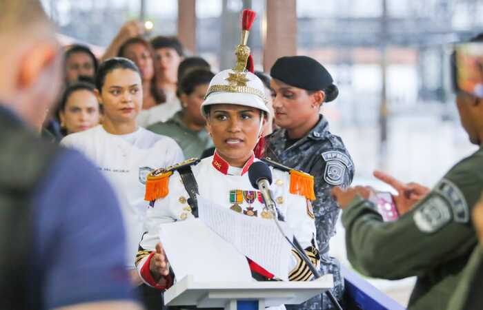  Toma posse a primeira mulher no comando da Cavalaria da PM de Pernambuco