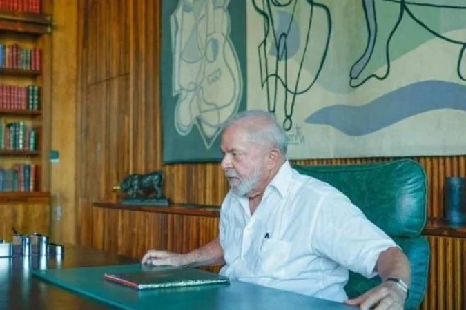  Após cancelamento, Lula avalia embarcar para China no dia 11