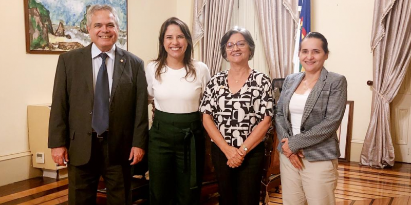  Raquel Lyra se reúne com reitora e vice-reitor da UPE para discutir investimentos para a instituição