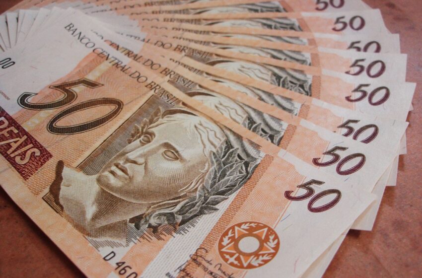  Senado prorroga por 60 dias MP do salário mínimo Remuneração será reajustada para R$ 1.320 em maio, conforme foi anunciado pelo presidente Lula