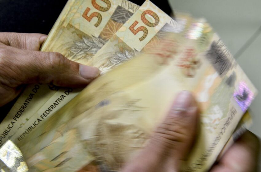  ‘Farra do desconto’ em aposentadorias fatura R$ 2 bi em 1 ano