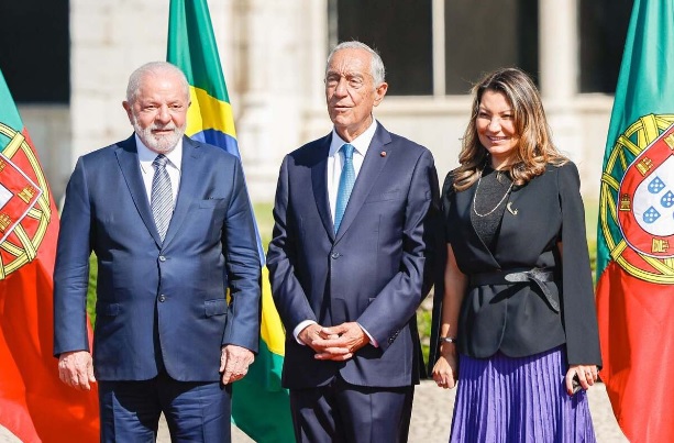  Lula muda o discurso e prega 3ª via na guerra em visita a Portugal