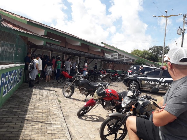  Adolescentes são interrogados pela Polícia Civil após espalharem boatos de ataque à escola em Penaforte-CE