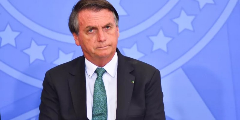  PGE pede que Bolsonaro se torne inelegível por mentiras sobre urnas