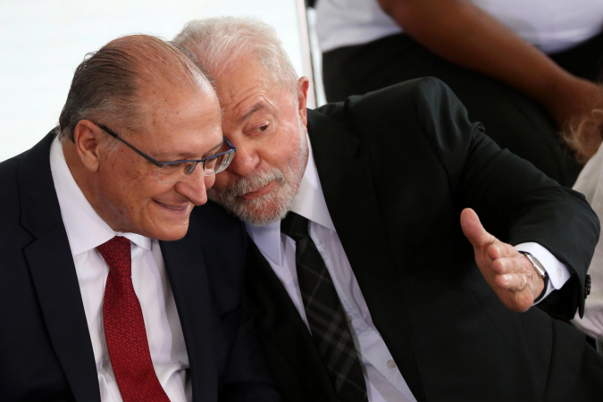  Lula completa cem dias de governo com entraves na economia, atrito com o BC e políticas públicas recicladas