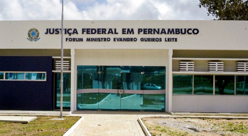  Justiça condena prefeito e secretária de Educação de Garanhuns a devolverem recursos do Fundeb