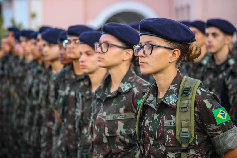  Governo irá liberar alistamento de mulheres nas Forças Armadas pela 1ª vez em 2025