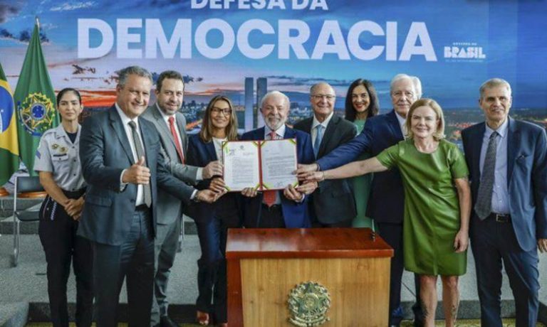  Lula veta PL da Dosimetria: “Democracia precisa ser zelada”