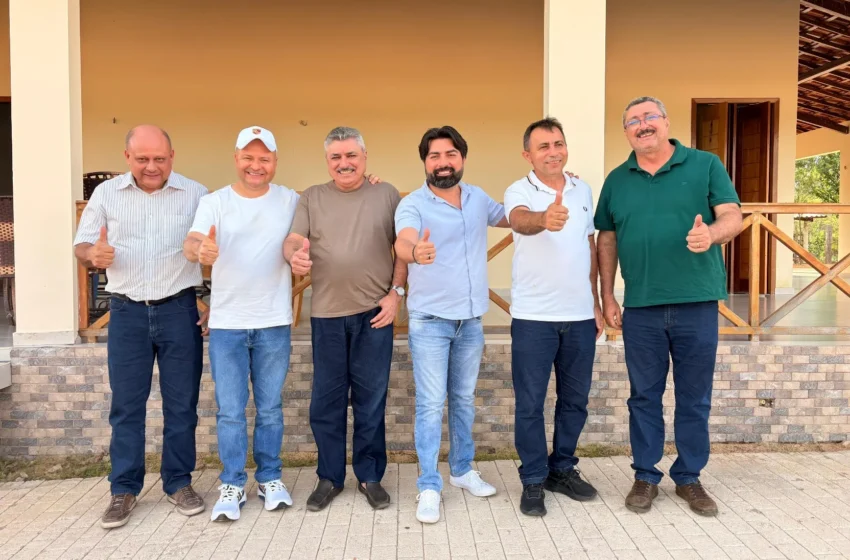  Nova aliança redesenha cenário político e reforça grupo do prefeito em Simões
