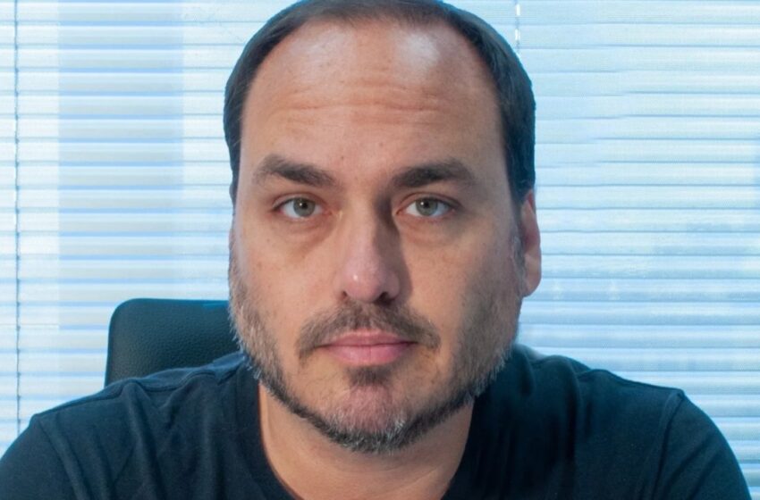  Carlos Bolsonaro reclama de ‘silêncio’ do PL sobre candidatura de Flávio à Presidência