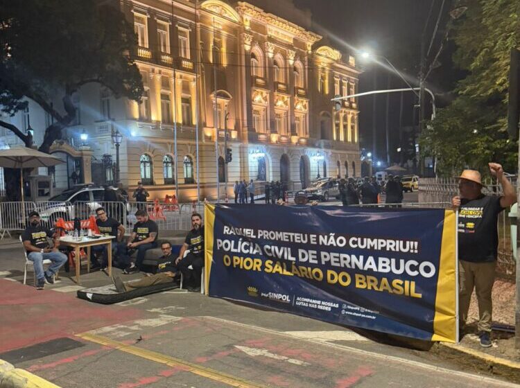  Sinpol decide acampar em frente ao Palácio do Campo das Princesas e denuncia descumprimento de promessa