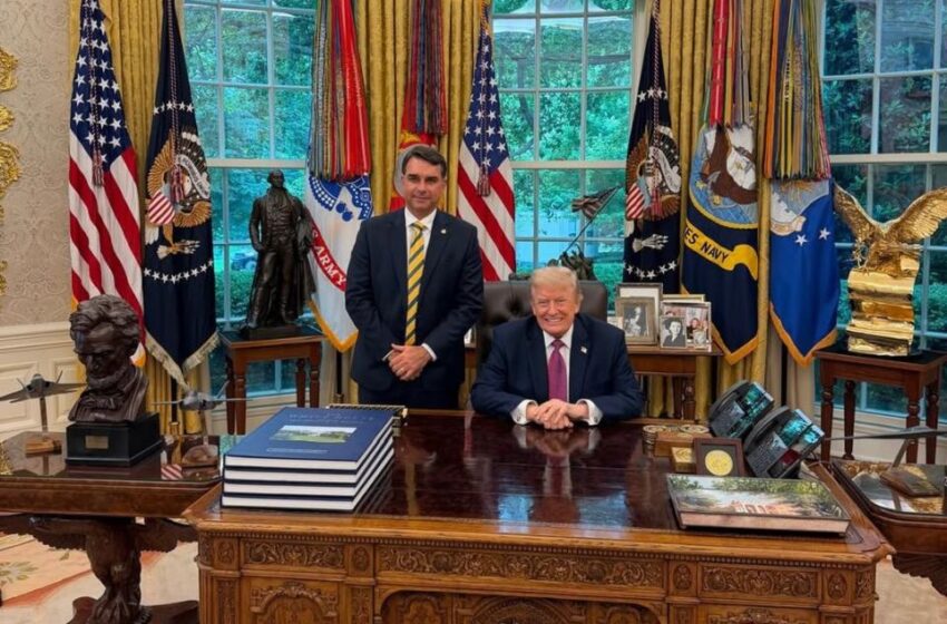  Flávio Bolsonaro se encontra com Donald Trump na Casa Branca