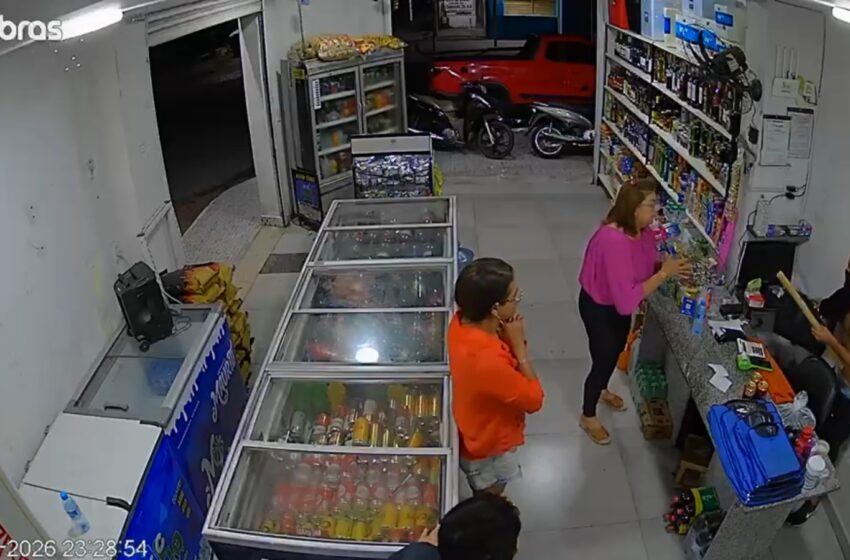  Assaltante invade estabelecimento comercial, rende funcionárias e foge com dinheiro em Araripina