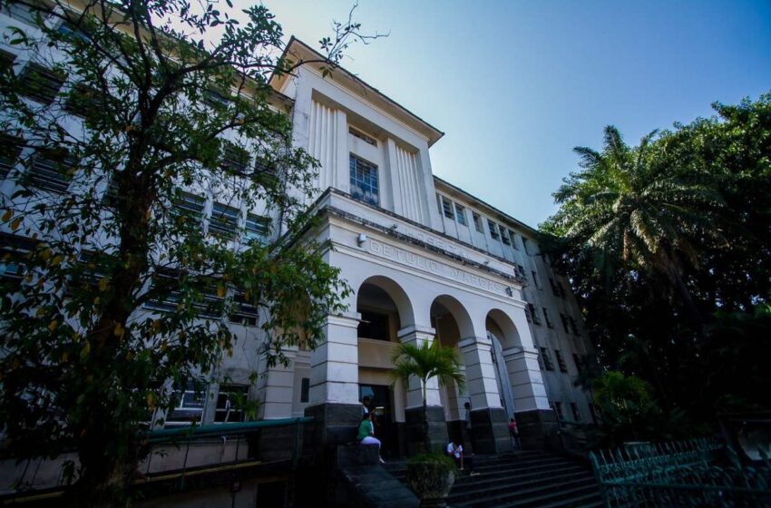  Forro de teto desaba em setor de pediatria do Hospital Getúlio Vargas, no Recife