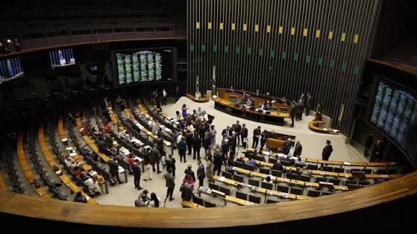  Publicidade lidera gastos da cota dos deputados federais de Pernambuco em ano eleitoral