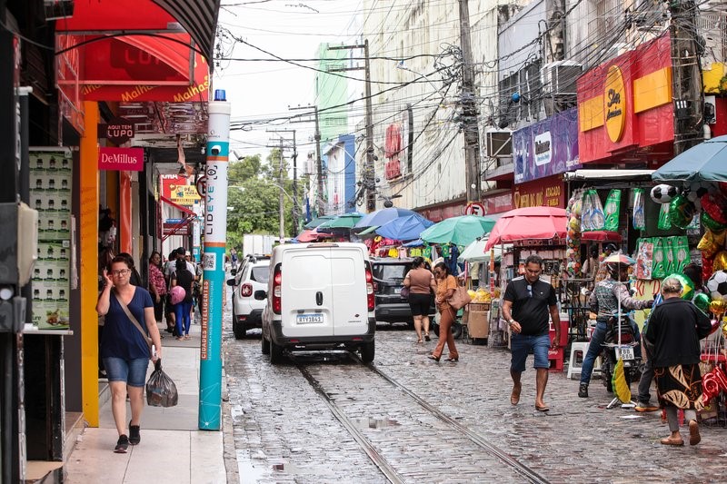  Governo regulamenta trabalho no comércio durante feriados; portaria será publicada nesta quarta