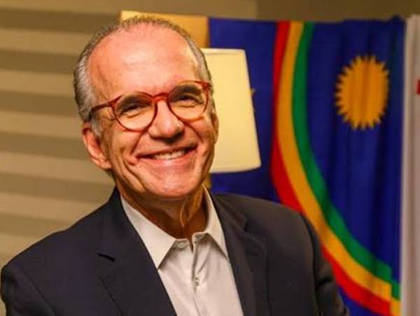  Além de Miguel Coelho, Fernando Dueire se ausenta de convenção de Raquel Lyra