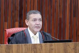  Presidente do TSE conclama eleitores a comparecerem às urnas