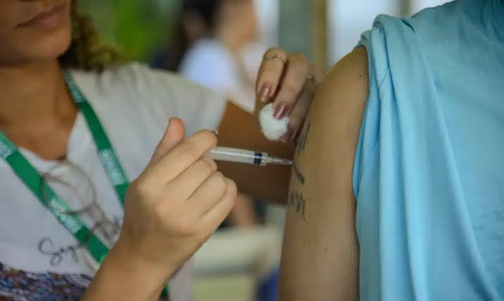  Vacinação: com média de 5,7 mil doses por dia, Pernambuco ultrapassa 110 mil aplicações