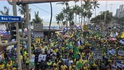  Ato da direita no Recife pede impeachment de Moraes e defende André Mendonça