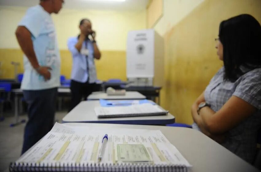  TRE-PE orienta eleitores sobre o uso da cola eleitoral e proibições na cabine de votação