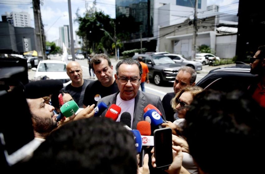  Augusto Cury declara apoio a Flávio Bolsonaro no segundo turno