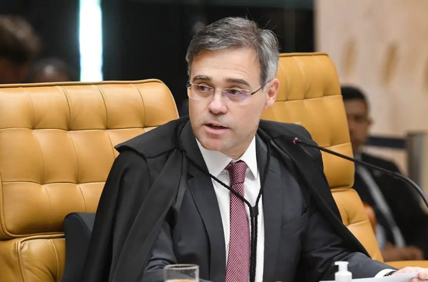  Mendonça diz que Flávio e Lula podem divulgar sigilos: “decisão judicial não é necessária”