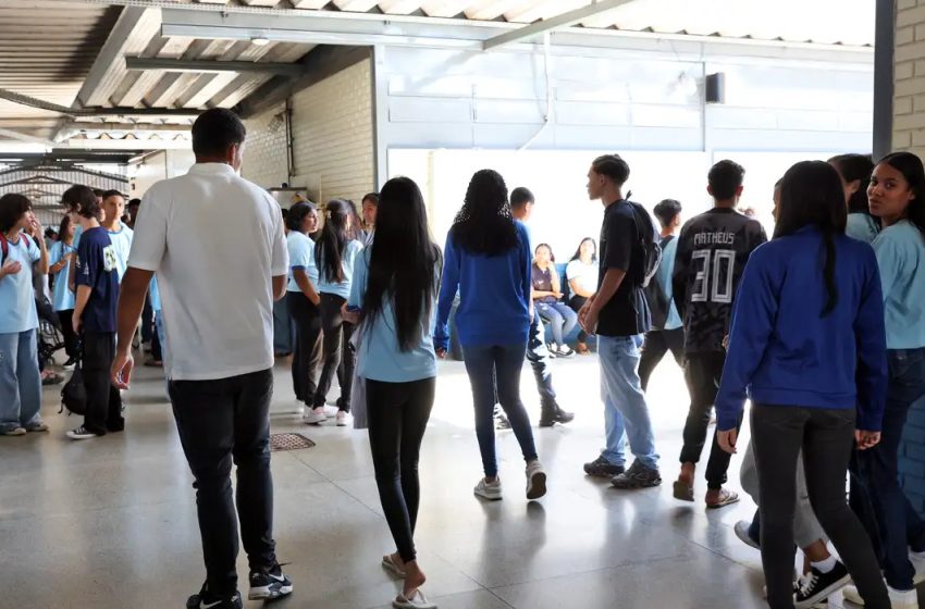  Pé-de-Meia: pagamento da sétima parcela começa nesta segunda