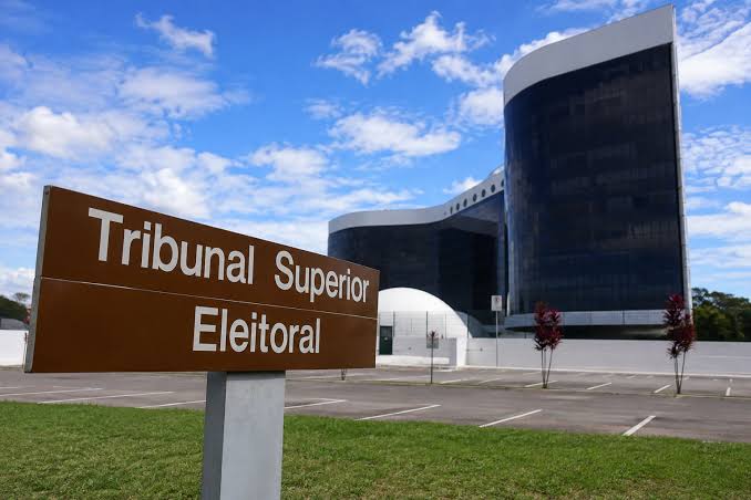  Campanha de Lula entra com ação no TSE para cassar chapa de Flávio